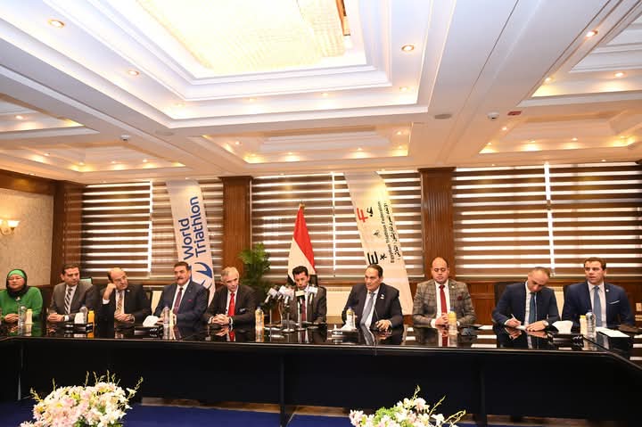  وزير الرياضة يشهد المؤتمر الصحفي للإعلان عن البطولات العربية والإفريقية للترايثلون بالجلالة