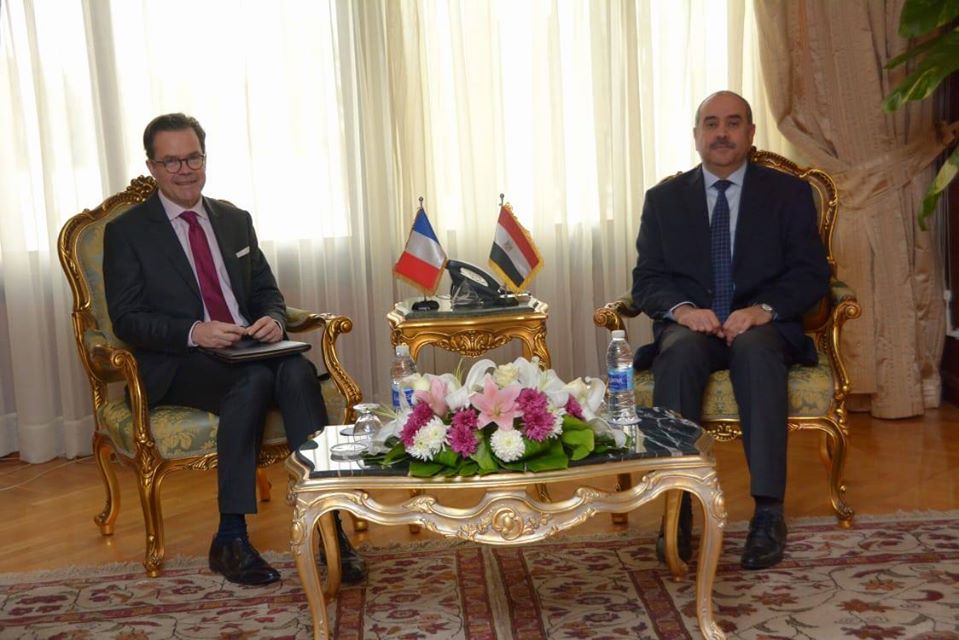وزير الطيران المدني وستيفان روماتيه سفير دولة فرنسا بالقاهرةل