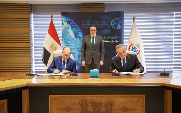 نائب رئيس مجلس الوزراء وزير الصحة يشهد توقيع بروتوكول تعاون بين الهيئة العامة للمستشفيات والمعاهد التعليمية ومديرية الشئون الصحية بالقاهرة