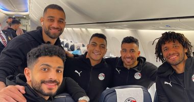 تريزيجيه ونجوم مصر خلال وصول المنتخب الوطني للكاميرون.