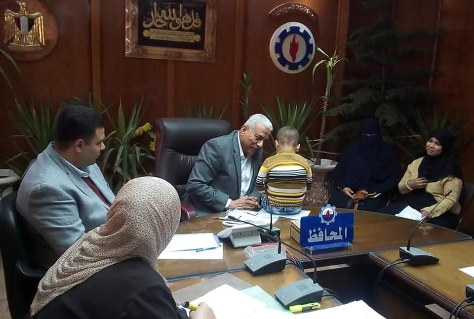 محافظ السويس يلتقي 14مواطناً في اللقاء الجماهيري التقي اللواء عبد المجيد صقرمحافظ السويس