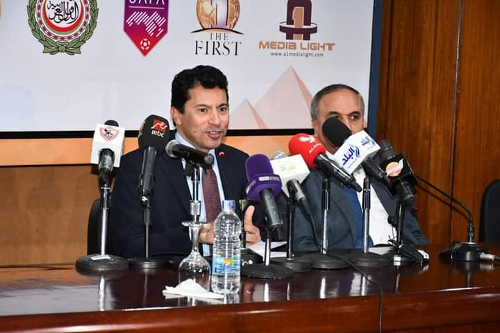 وزير الشباب والرياضة ورئيس مجلس إدارة الأهرام يشهدان عقد تسويق جائزة «The First