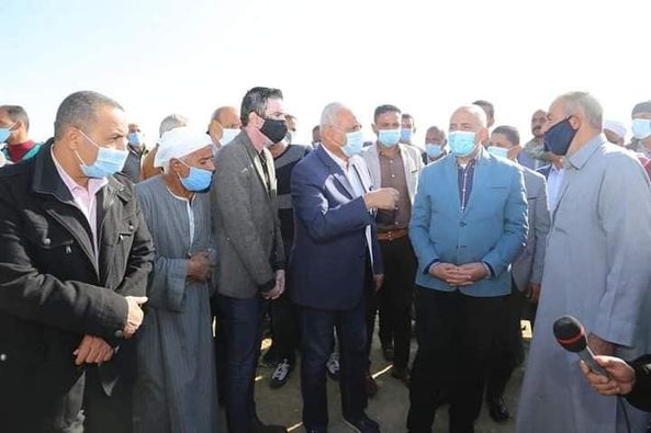 وزير الري ومحافظ السويس يفتتحان مشروعات جديدة وتجربة ري واستصلاح جديدة