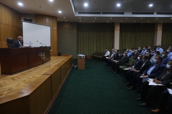 وزير النقل يعقد إجتماعاً موسعاً مع نظار المحطات الرئيسية ورؤساء الحركة وملاحظي التشغيل ومديري المناطق ونواب هيئة السكك الحديدية 