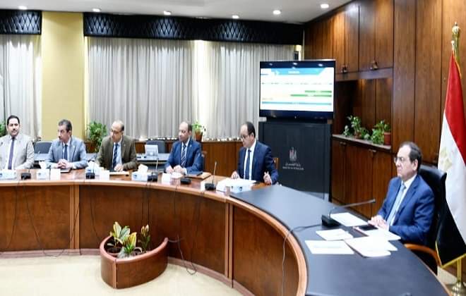 وزير البترول و الثروة المعدنية يتابع التوسع فى المشروع القومى لإستخدام الغاز الطبيعى كوقود للسيارات