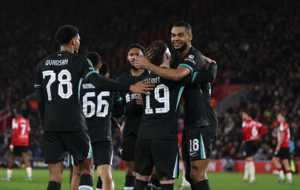 ليفربول يفوز على ساوثهامبتون بثنائية مقابل هدف ويتأهل ألي نصف نهائي كأس الرابطة الإنجليزية.