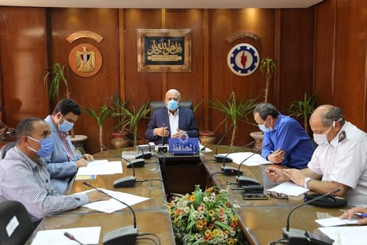 لجنة البت بمحافظة السويس توافق علي تقنيني اوضاع عدد من ملفات المواطنين المقدمة لتقنين الاراضي