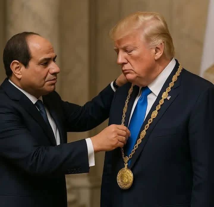 السيسي يمنح ترامب قلادة النيل خلال زيارته إلى شرم الشيخ أرض السلام.