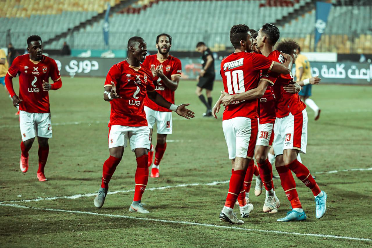 الأهلي يكتسح الإسماعيلي بثنائية نظيفه ويزيد معاناته ويرتقي لوصافة الدوري المصري.