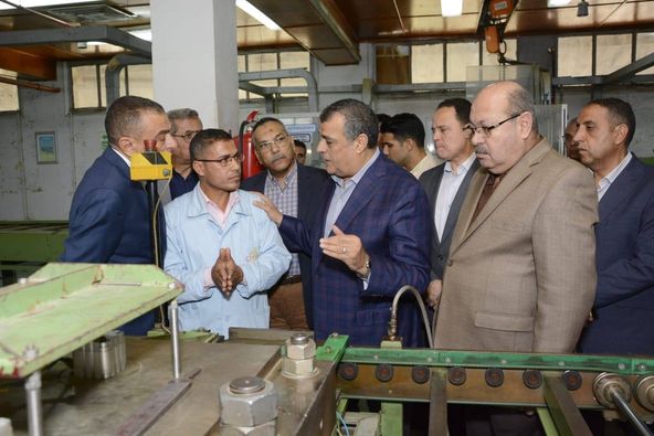 تفقد المهندس/ محمد صلاح الدين مصطفى وزير الدولة للإنتاج الحربي شركة قها للصناعات الكيماوية (مصنع 270 الحربي) إحدى الشركات التابعة للوزارة، يرافقه عدد من المسئولين بالوزارة والهيئة القومية للإنتاج الحربي
