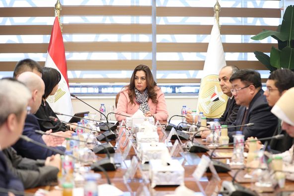 وزيرة التنمية المحلية تبحث مع وفد من شركة الأمل الجديد الصينية ومؤسسة رجال الأعمال المصريين الصينيين مجالات التعاون المشترك 