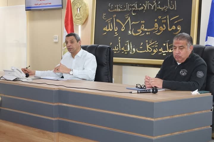 لجنة البت توافق على تقنين أوضاع عدد من الأراضى للمواطنين بمحافظة السويس.