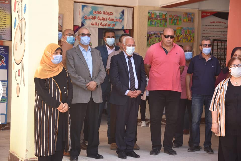 استعدادا للعام الدراسي الجديد .. محافظ بورسعيد يتفقد عدد من المدارس المحافظ يشدد علي تطبيق كافة الاجراءات الاحترازية والوقائية بجميع المدارس .