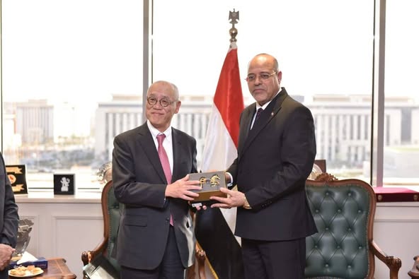 وزير العمل يلتقي سفير اليابان لدى مصر  لتفعيل التعاون المشترك في مجالات التدريب وتنقل الأيدي العاملة ..