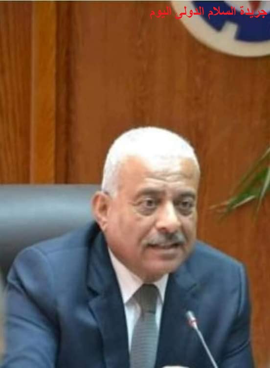 محافظ السويس يقدم التهنئة للمصريين بمناسبة شم النسيم والقيامة المجيد