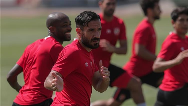 علي معلول وجيرالدو يلتحقان بمعسكر الأهلي في المغرب استعدادًا لمواجهة الوداد.