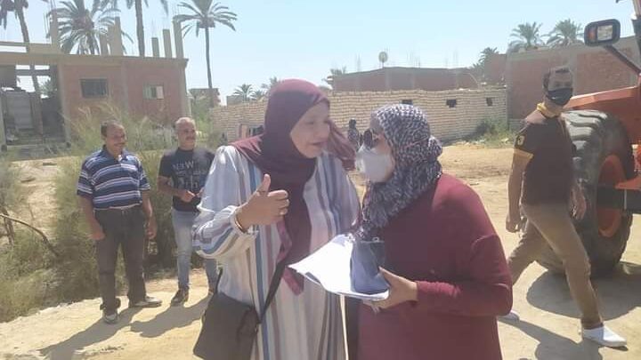 قامت رئاسة حي الجناين أزالة التعديات علي أراضي المملوكه للدولة.. بناء ع توجيهات السيد رئيس الجمهوريه لاعاده الأراضى.