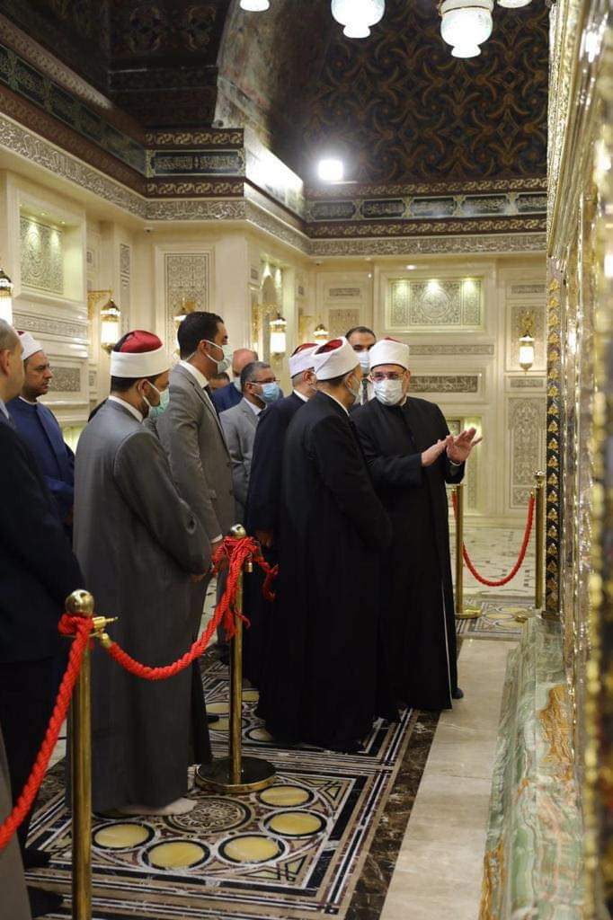 تفقد صباح اليوم الإمام الأكبر أعمال التجديد الشاملة بمسجد الحسين