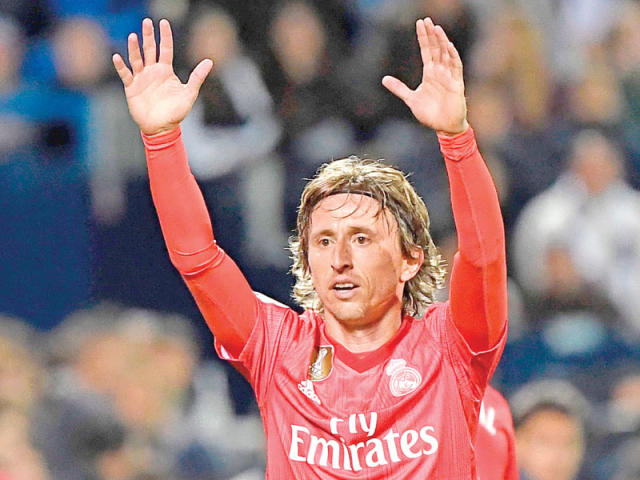 مودريتش: أنا أكبر من الانتقال إلى توتنهام.. وأركز في ريال مدريد فقط.