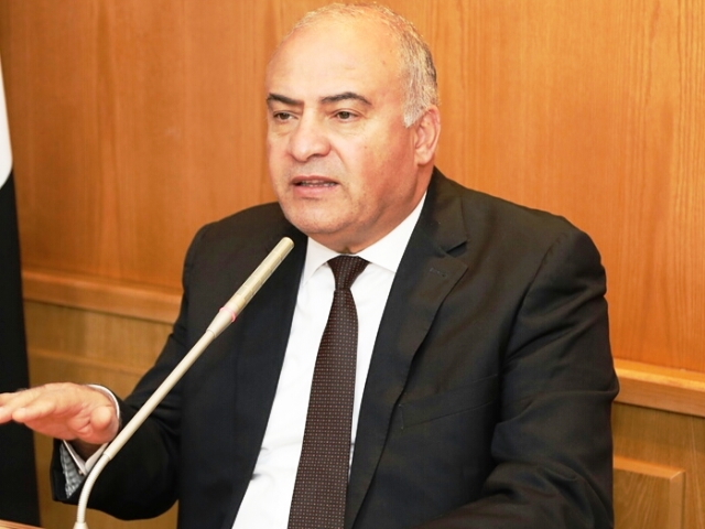 وصول جهاز فصل بلازما المتعافين من كورونا لمركزنقل الدم بقنا