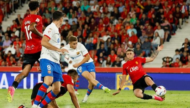 برشلونه يتعادل مع مايوركا أيجابياً ويهرب من فخ الهزيمه في الدوري الأسباني.