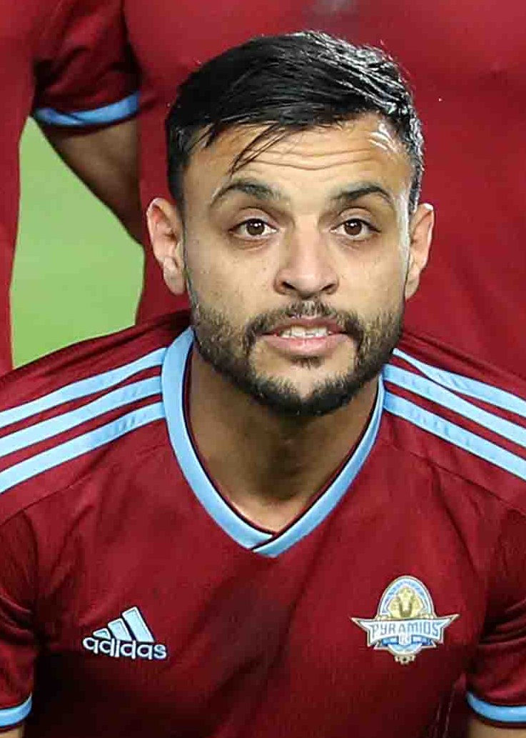 رجب بكار يوقع لـ الزمالك والأهلي يتدخل.. بعد تجميده في بيراميدز.