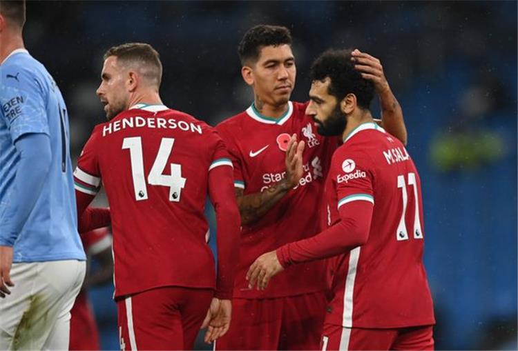 خلاف بين محمد صلاح وماني بعد ركلة جزاء ليفربول أمام مانشستر سيتي.