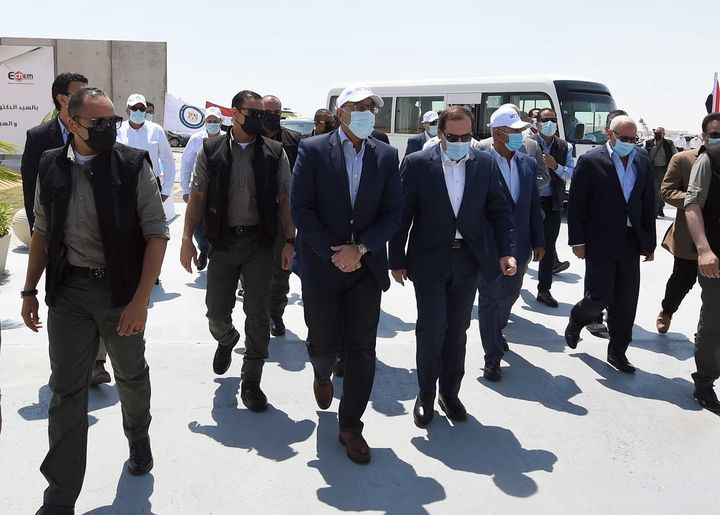 رئيس الوزراء يتفقد محطة