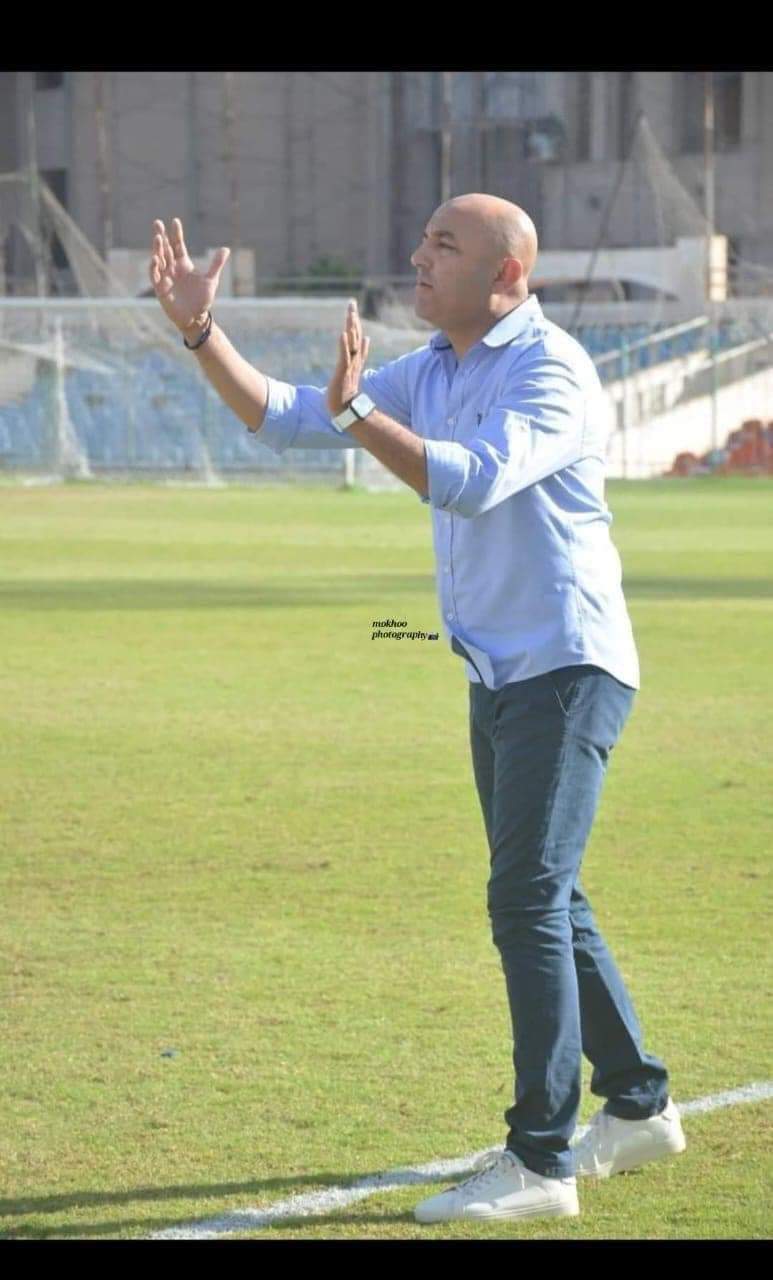 احمد عبدالمقصود يعتزر لجماهير السويس بعدم الاستمرار عقب الفوز علي البلدية بملعبه.