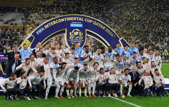 ريال مدريد يكتسح باتشوكا بثلاثية نظيفة ويتوج بطلاً لكأس إنتركونتيننتال.