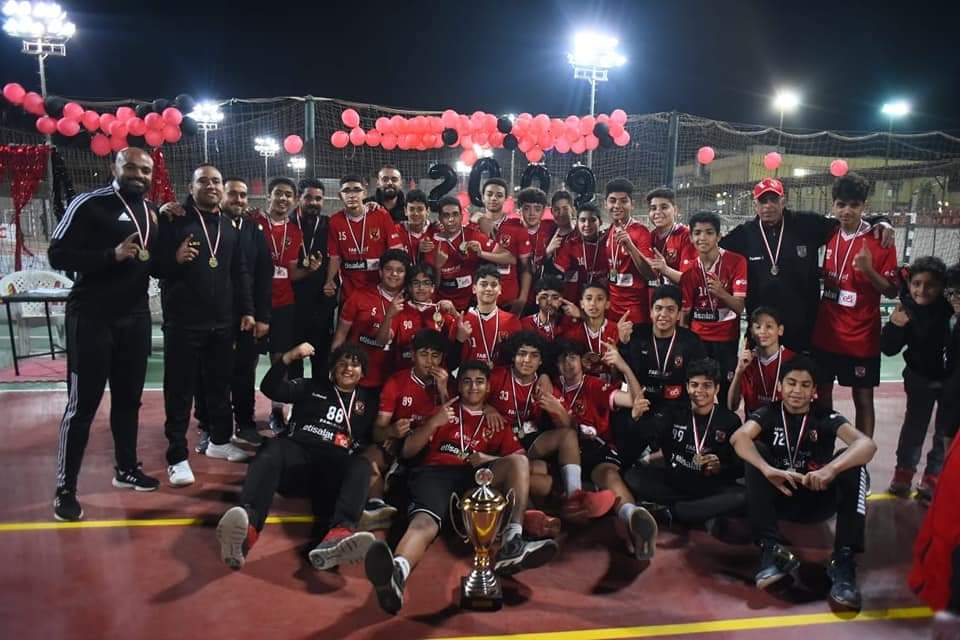 ناشئين يد الأهلي يفوز على مستقبل الزمالك 28- 10 ويتوج ببطولة الجمهورية.