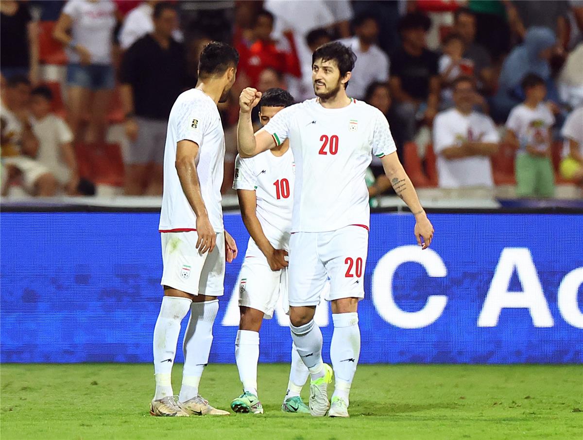 إيران تفوز على قطر برباعيه مقابل هدف في تصفيات كأس آسيا.