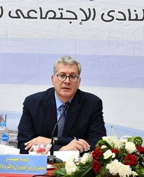   وزير البترول والثروة المعدنية يكلف عدد من خريجي برنامج القيادات الشابة والمتوسطة للقيام بمهام معاوني وكلاء الوزارة والرئيس التنفيذي للهيئة ورؤساء الشركات القابضة 