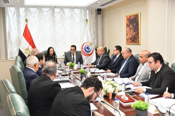 نائب رئيس مجلس الوزراء ووزير الصحة يترأس اجتماع مجلس إدارة صندوق التعويض عن مخاطر المهن الطبية 