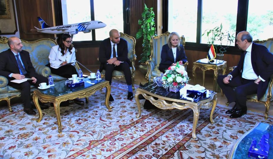 وزير الطيران المدنى يلتقي مسئولي البنك الأوروبي لإعادة الإعمار والتنمية لبحث إمكانية التعاون المُشترك في تنفيذ المشروعات التنموية داخل قطاع الطيران المدني 