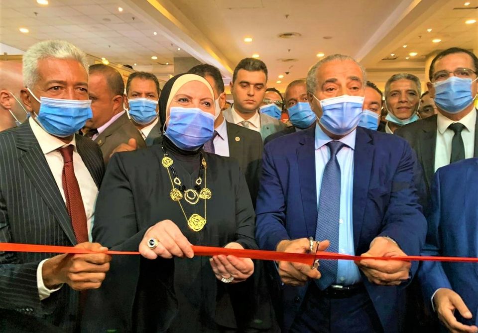 وزيرا التجارة والصناعة والتموين والتجارة الداخلية يفتتحان معرض
