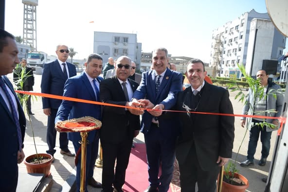شارك عباس صابر رئيس النقابة العامة للعاملين بالبترول حفل افتتاح معرض للسلع المعمرة والأجهزة الكهربائية، تحت رعاية المهندس نبوي محمود حسن، رئيس مجلس إدارة شركة أنابيب البترول، و المهندس ياسر أبو العلا، رئيس مجلس إدارة شركة صيانكو ، لتعزيز التعاون والتنسيق بين شركات قطاع البترول شارك بالحضور كوكبة من كبار المسؤولين في قطاع البترول .