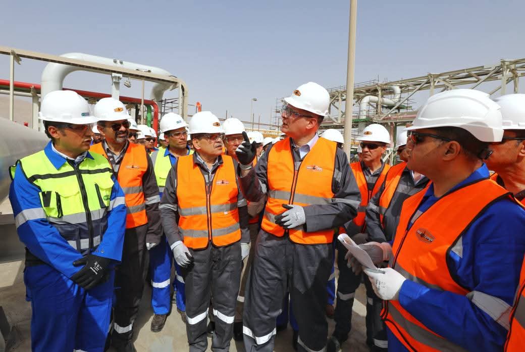 أجرى المهندس كريم بدوى وزير البترول والثروة المعدنية جولة تفقدية يرافقه عدد من قيادات قطاع البترول لمينائى سوميد وسونكر بالعين السخنة