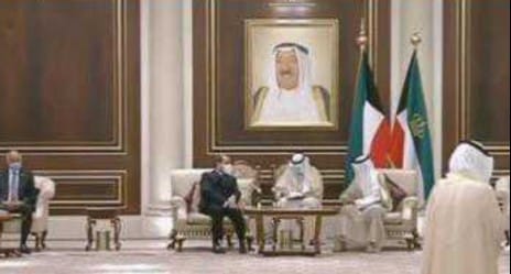 أمير الكويت وكبار المسؤولين في مقدمة مستقبلى الرئيس السيسي
