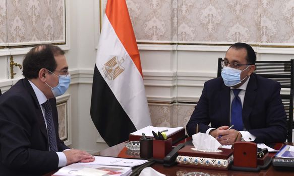 رئيس الوزراء يلتقي وزير البترول لاستعراض عدد من مشروعات قطاع البترول ونتائج زيارته الأخيرة إلى الولايات المتحدة الأمريكية