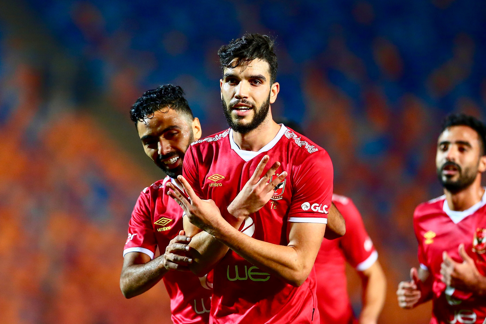 الأهلي يحسم مصير وليد أزارو.