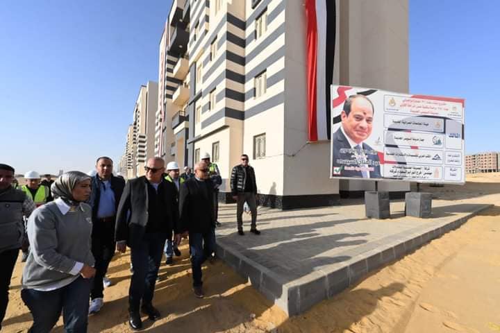 وزير الإسكان يتفقد موقف تنفيذ وحدات المبادرة الرئاسية 