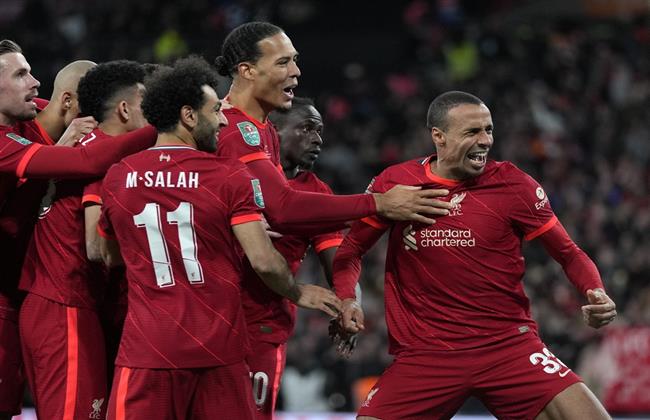 ليفربول يقضي على تشيلسي بركلات الترجيح وتتوج بلقب كأس الرابطة الإنجليزية.