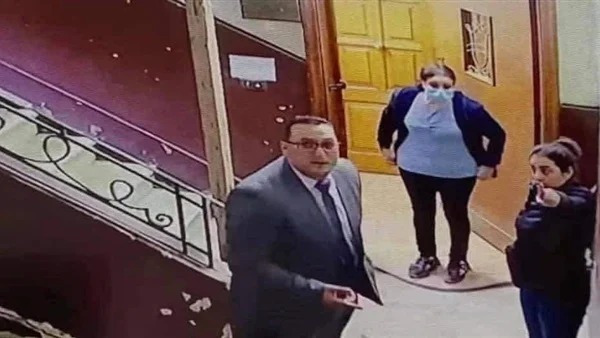 معلومات تنشر لأول مرة عن بطلة فيديو التحرش بـ طفلة المعادي.