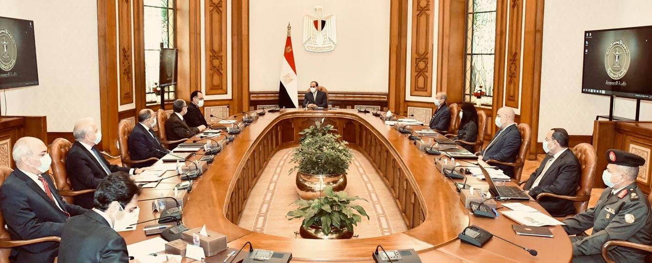 السيد الرئيس يطلع علي منظومة الضوابط والاشتراطات البنائية الجديدة،