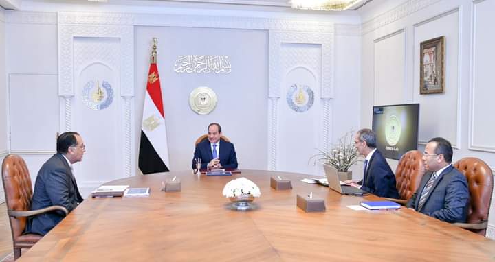 اجتمع السيد الرئيس عبد الفتاح السيسي اليوم مع الدكتور مصطفى مدبولي رئيس مجلس الوزراء، والدكتور عمرو طلعت وزير الاتصالات وتكنولوجيا المعلومات، والفريق أحمد الشاذلي رئيس هيئة الشئون المالية للقوات المسلحة، واللواء أركان حرب بكر البيومي مدير إدارة الإشارة للقوات المسلحة