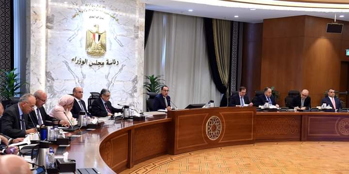 رئيس الوزراء يترأس الاجتماع الأول لـ