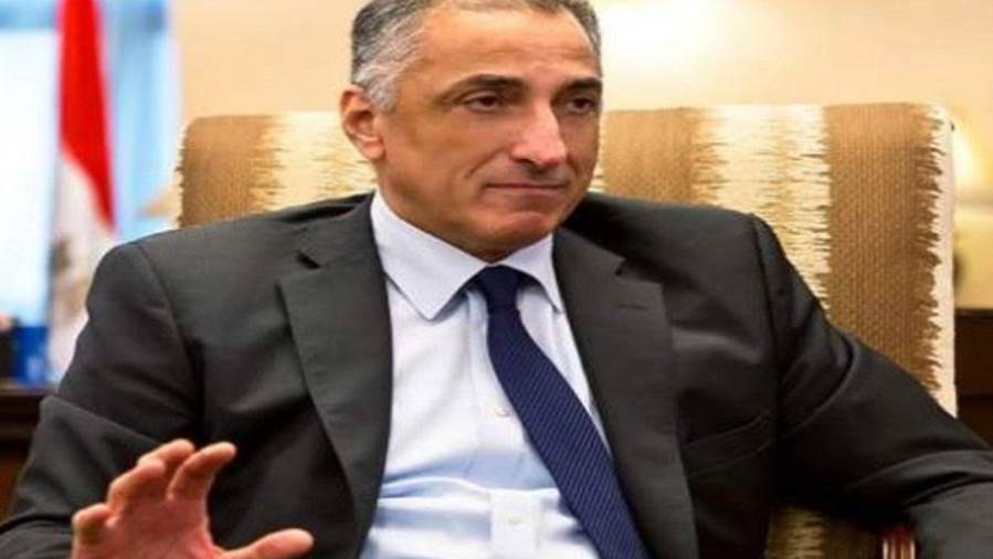 أصدر طارق عامر محافظ البنك المركزي المصري، كتاب دوري جديد تم تعميمه على رؤساء مجالس إدارات البنوك اليوم، بشأن مبادرة تأجيل سداد أقساط القروض المستحقة على العملاء للبنوك، والتي تم إطلاقها في منتصف مارس الماضي وتنتهي الشهر الجاري.