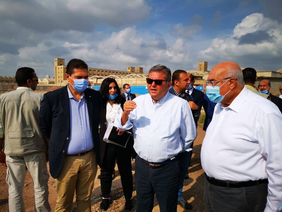 *وزير قطاع الأعمال العام يتفقد أعمال إنشاء أكبر مصنع غزل في العالم.. وتطوير مركز تدريب العاملين*