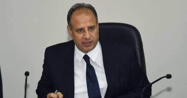 رئيس اللجنة الطبية باتحاد الكرة يوضح إجراءات المسحة الطبية للأندية ضد كورونا.